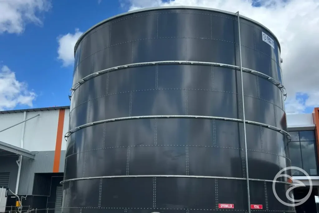 Panel water storage system designed for modular water containment