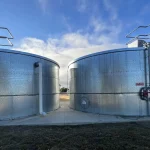 Internal bracing system in bolted water tank